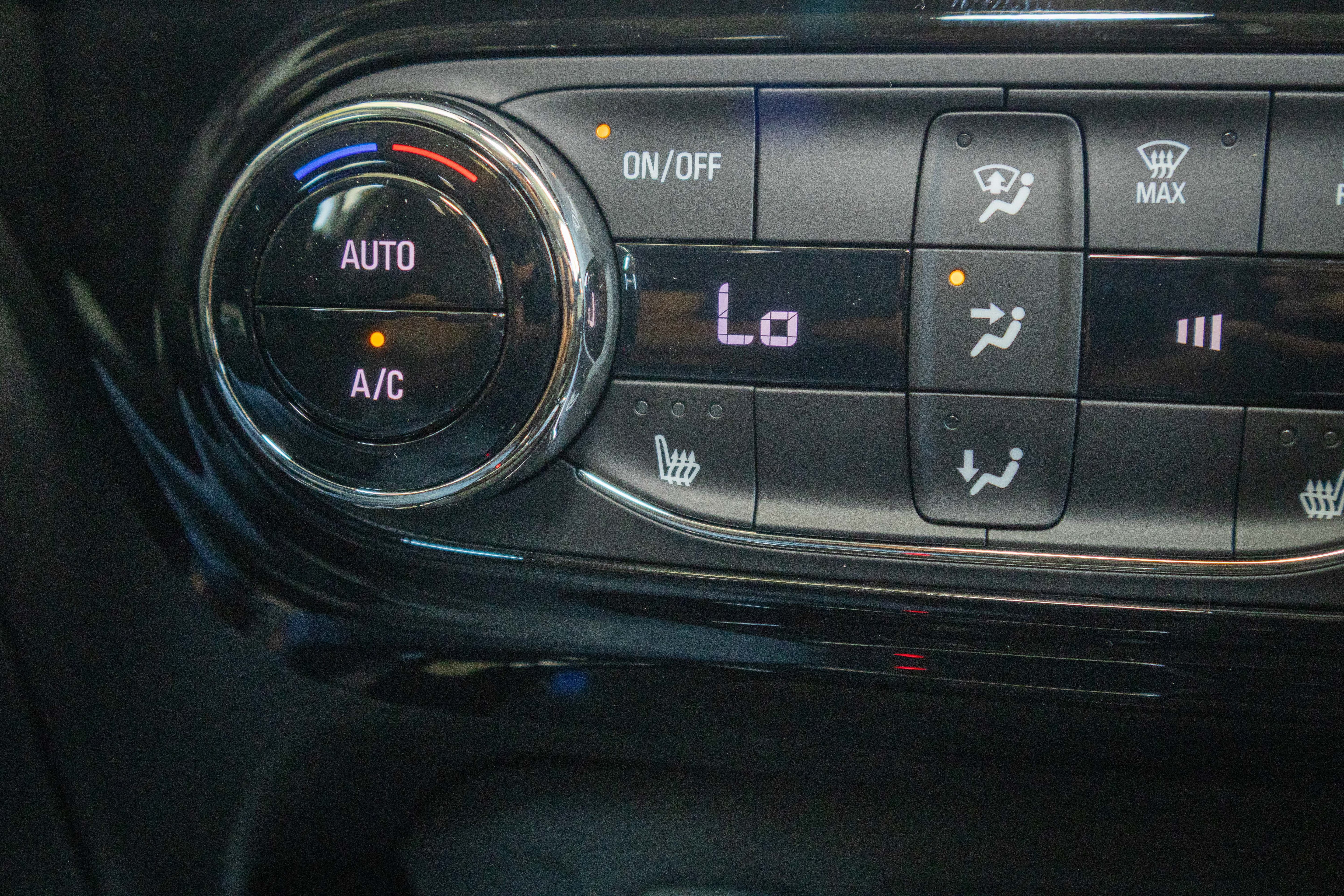 New 2026 Chevrolet Trax LT w/ Driver Confidence Package FWD image 16