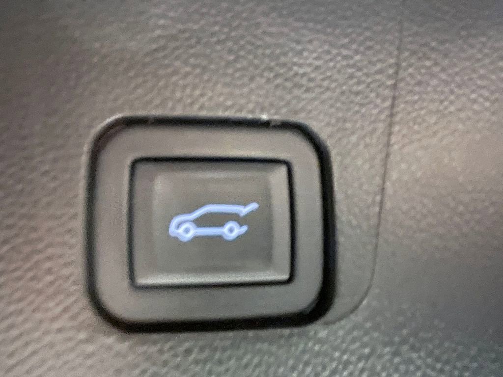 Used 2023 Chevrolet Traverse LT image 13