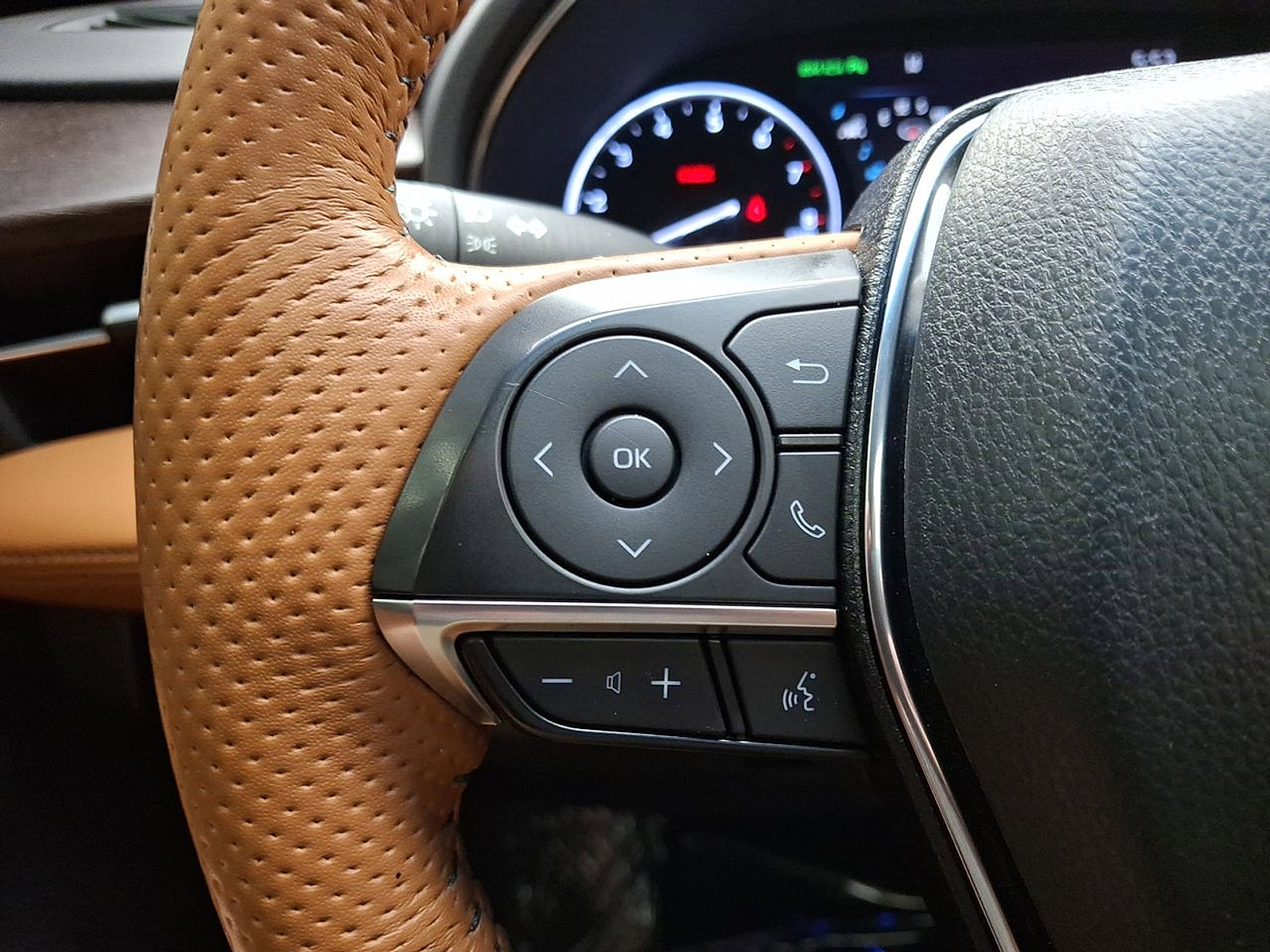 Used 2022 Toyota Avalon Limited w/ Advanced Safety Package image 17