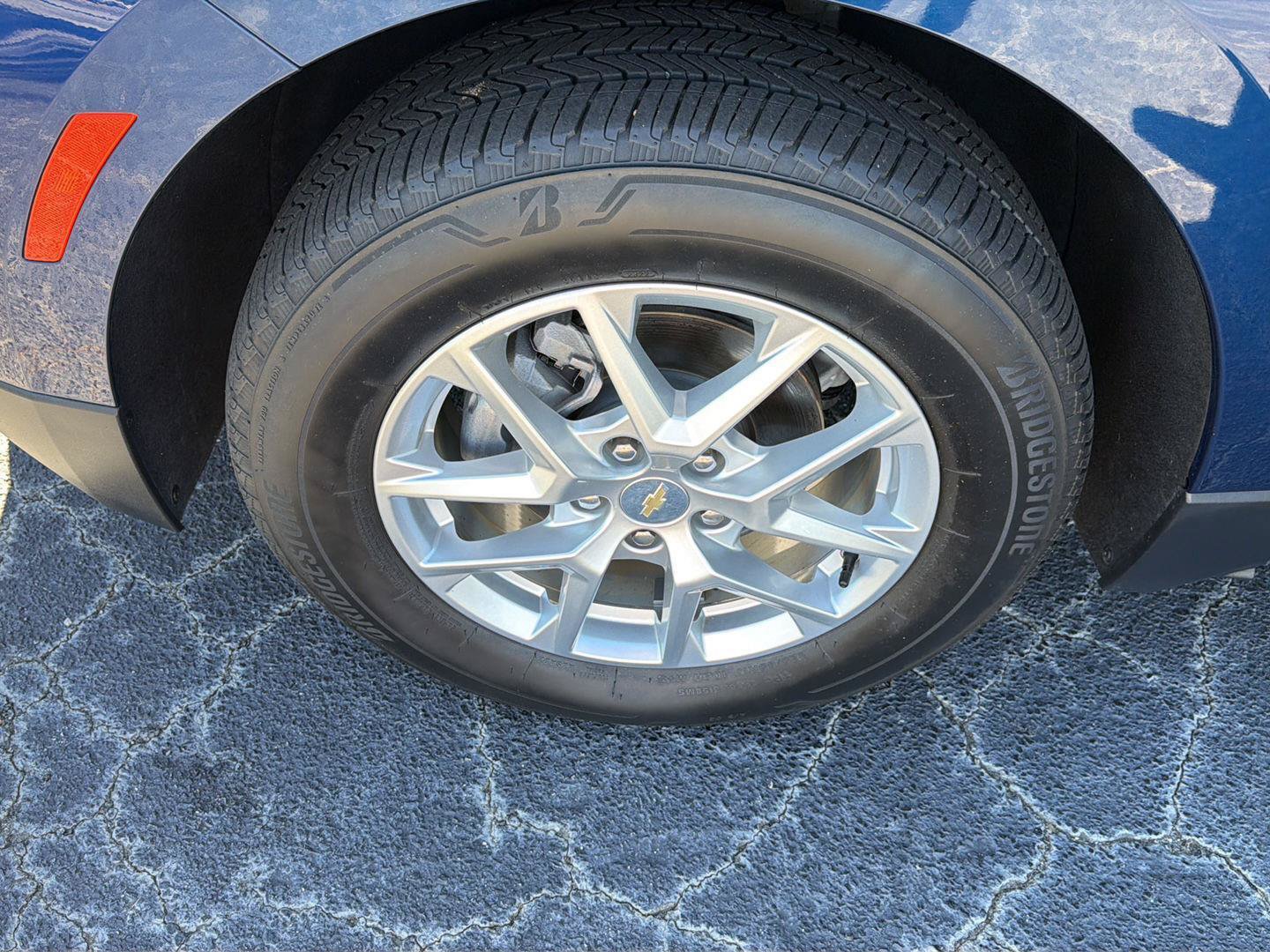 Used 2022 Chevrolet Equinox LS AWD/4WD image 35