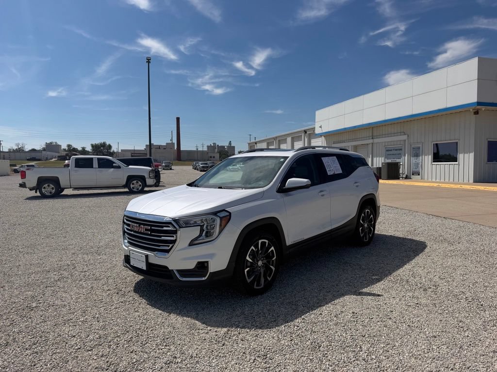 Used 2022 GMC Terrain SLT w/ Infotainment Package II FWD image 7