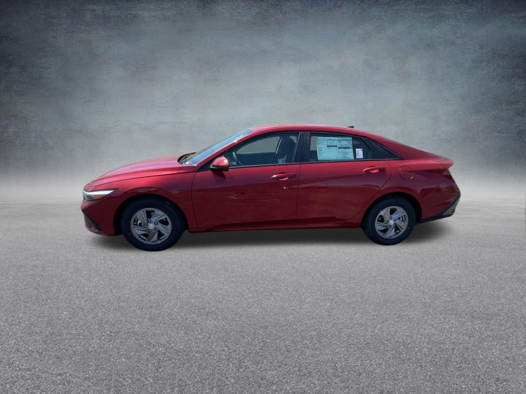 Certified 2025 Hyundai Elantra SE image 12