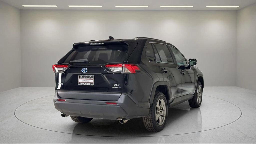 Used 2024 Toyota RAV4 XLE w/ Convenience Package AWD/4WD image 3