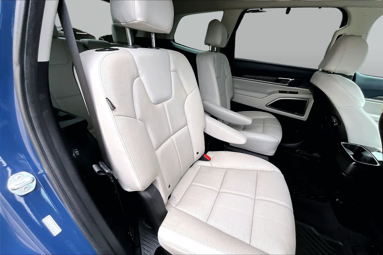 Used 2024 Kia Telluride EX w/ EX Captain's Chair Package AWD/4WD image 20