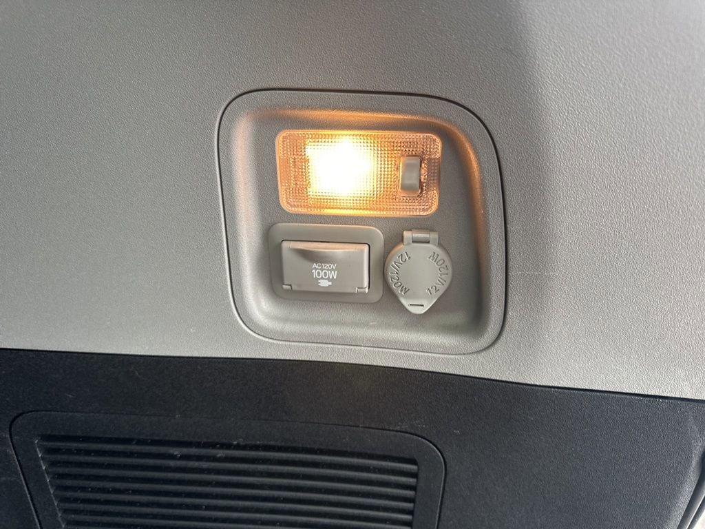 Used 2020 Toyota Sienna Limited Premium w/ Carpet Mat Package image 31