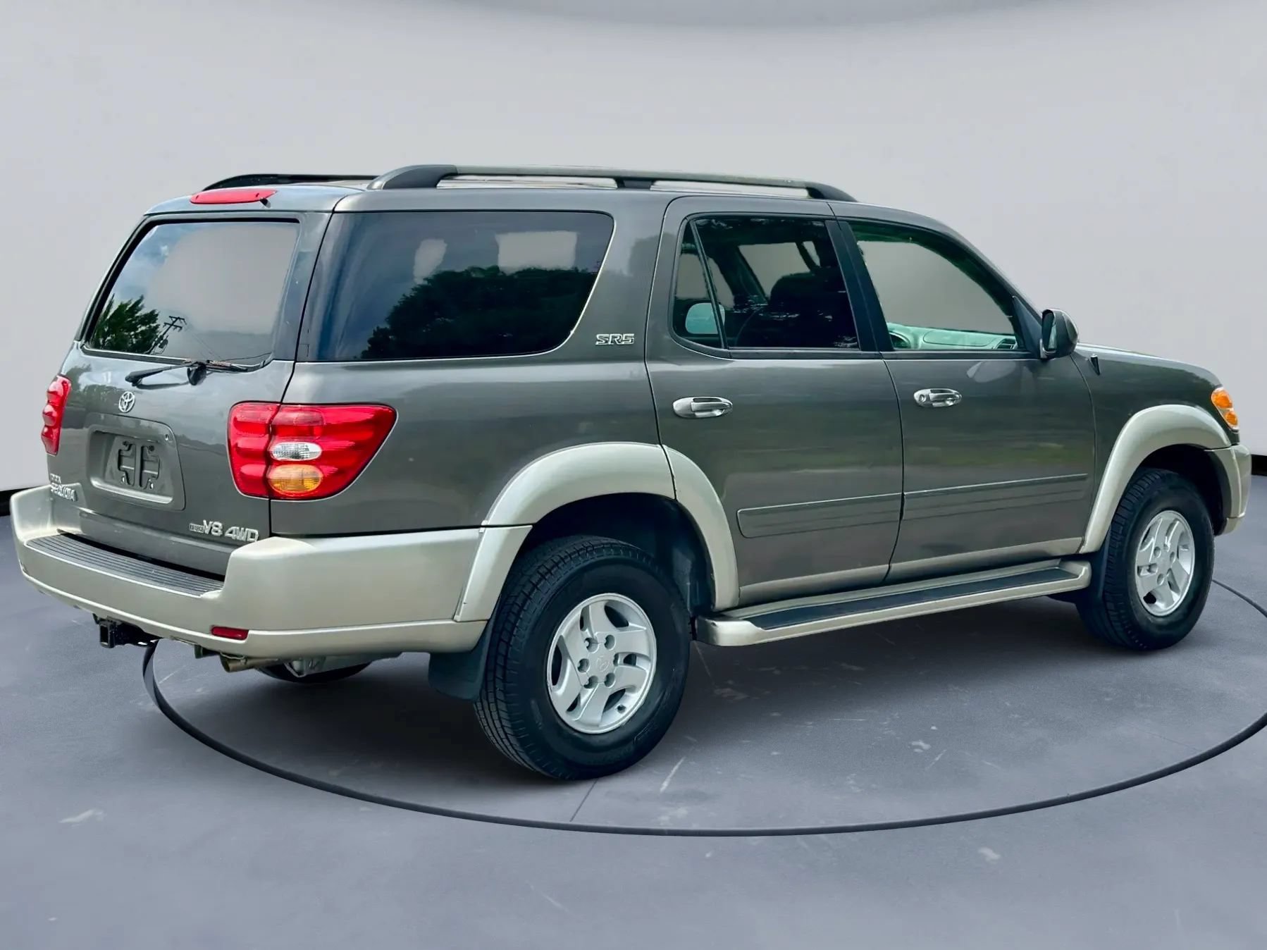 Used 2003 Toyota Sequoia SR5 AWD/4WD image 9