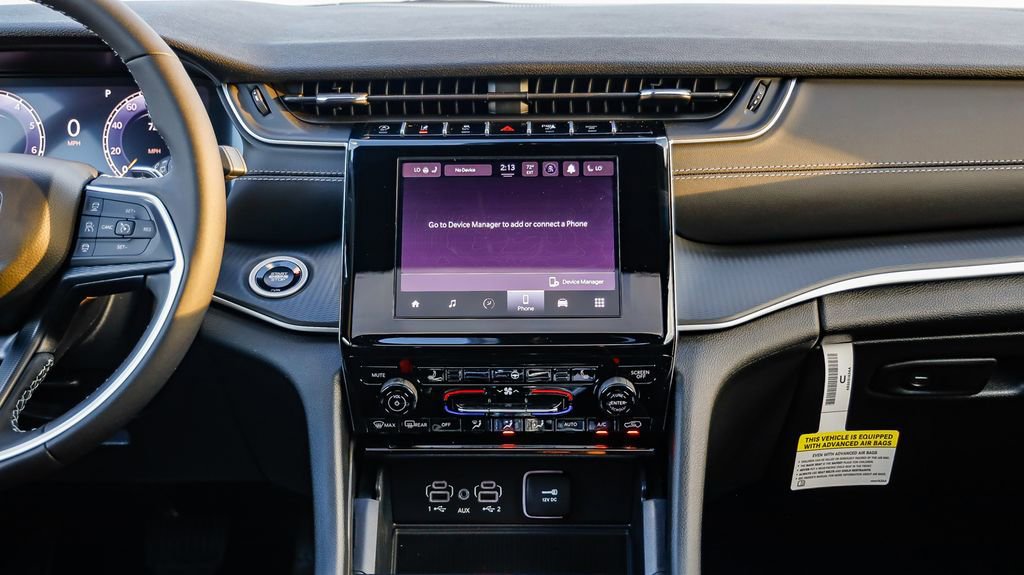 New 2025 Jeep Grand Cherokee Altitude image 14