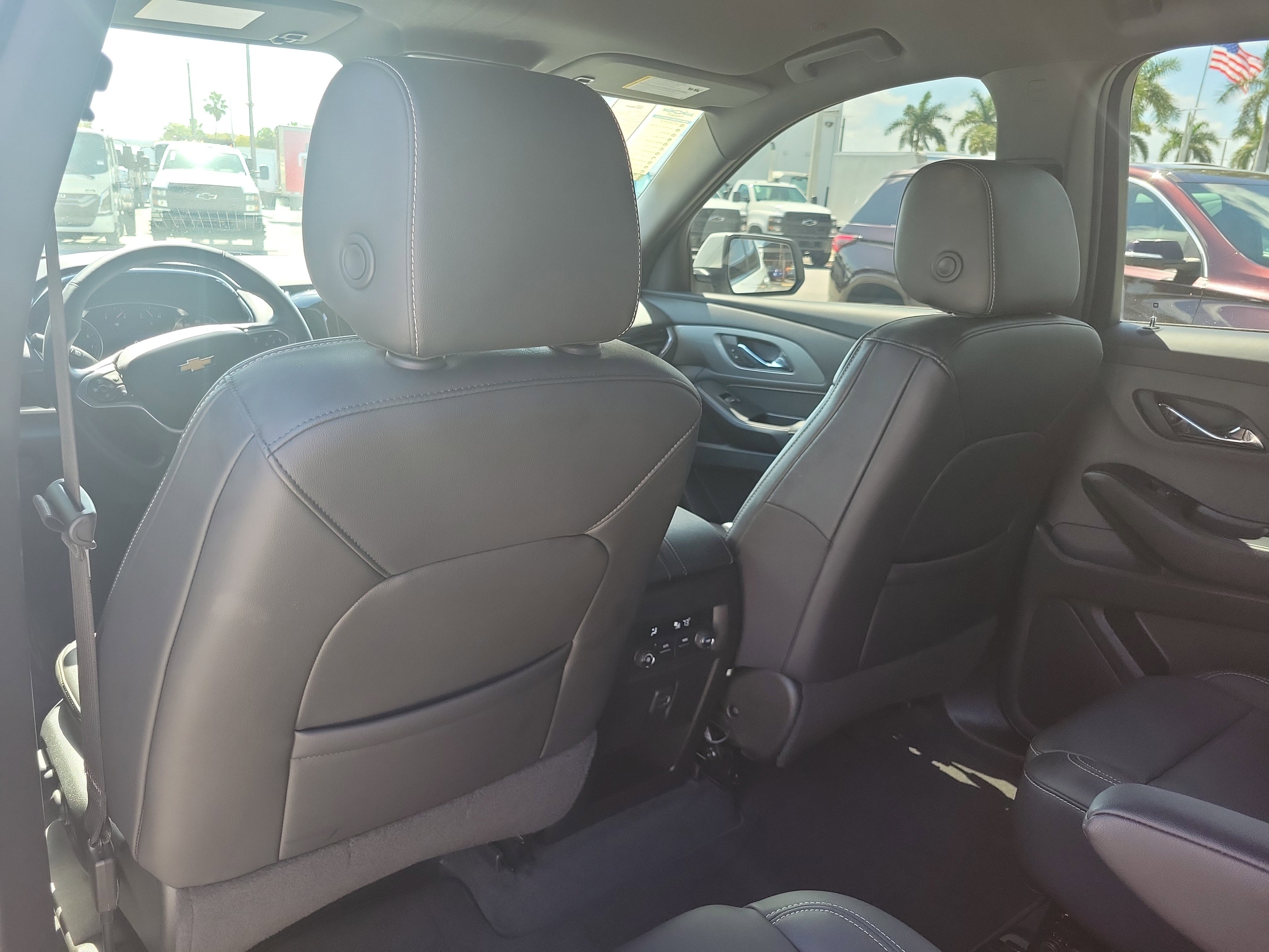 Used 2023 Chevrolet Traverse LT image 15