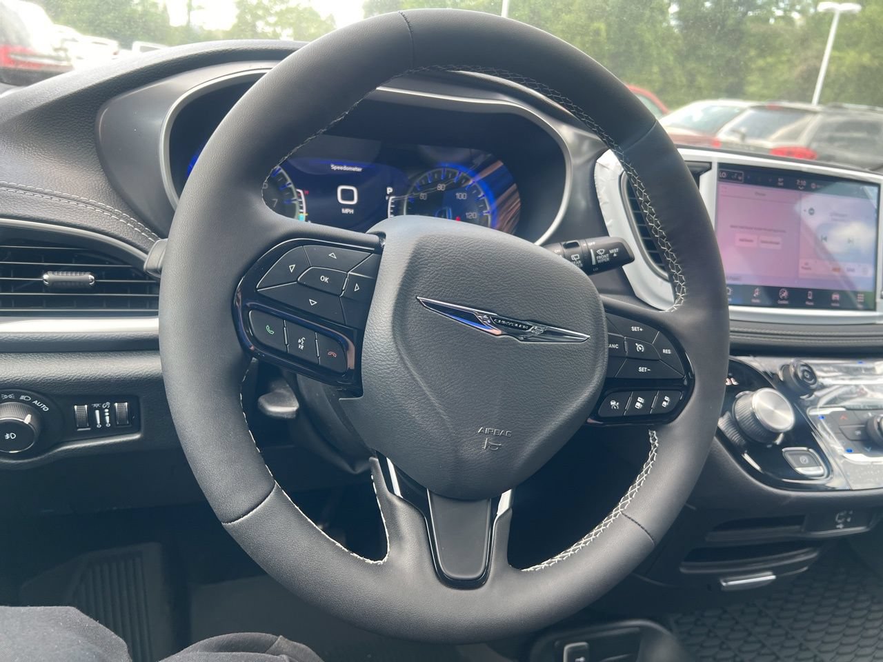 New 2026 Chrysler Pacifica Select w/ S Appearance Package FWD image 25
