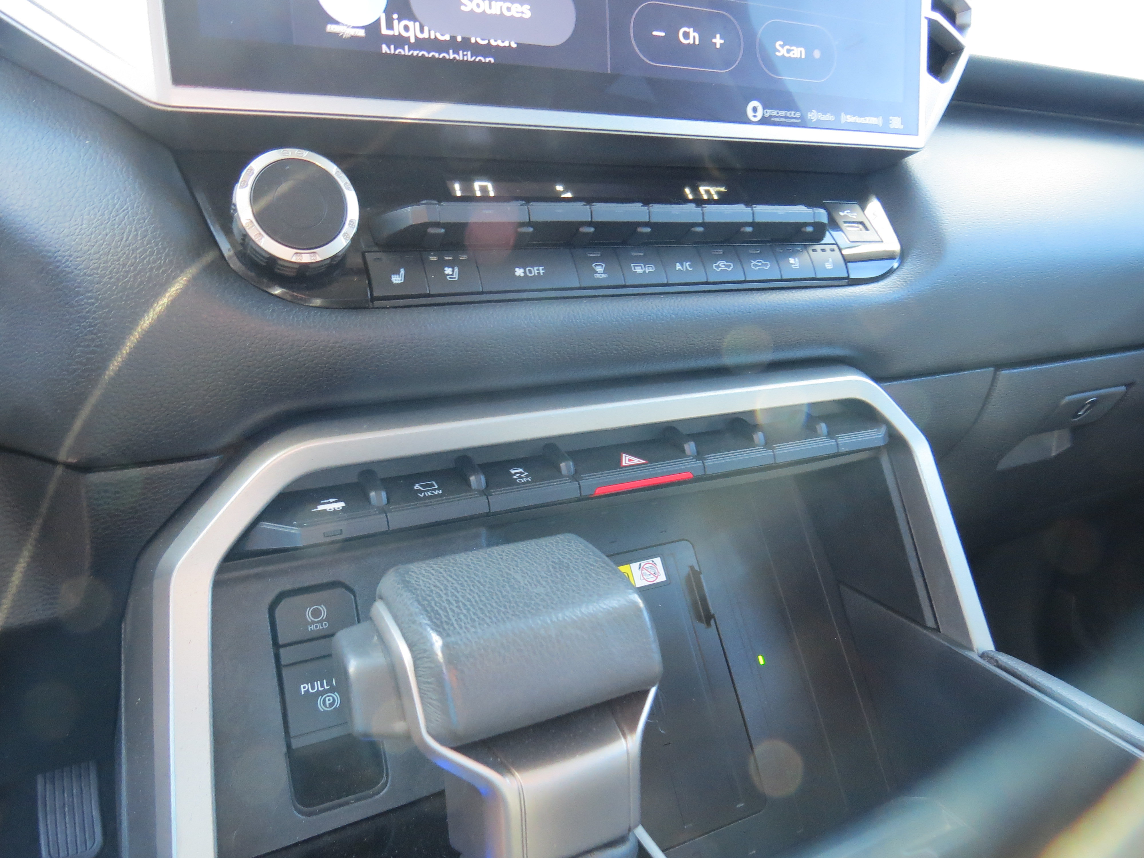 Used 2023 Toyota Tundra Limited AWD/4WD image 24
