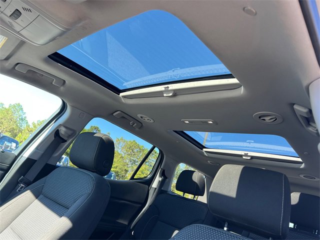 Used 2023 GMC Acadia SLE w/ Driver Convenience Package image 33