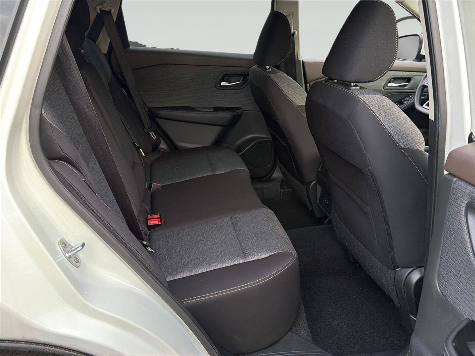 Used 2021 Nissan Rogue SV AWD/4WD image 28