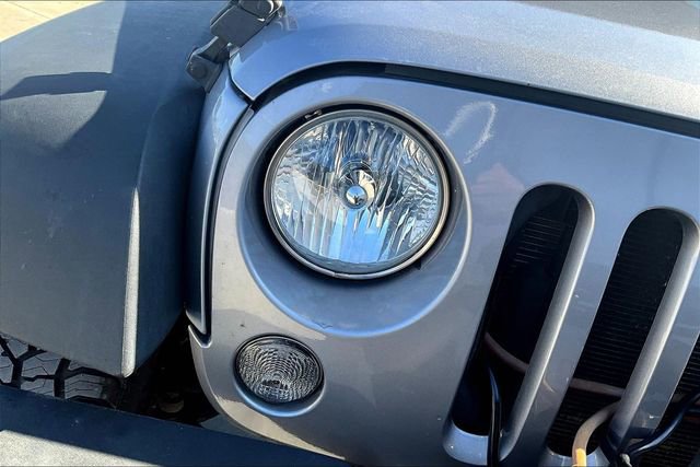 Used 2018 Jeep Wrangler Unlimited Sport w/ Connectivity Group image 28