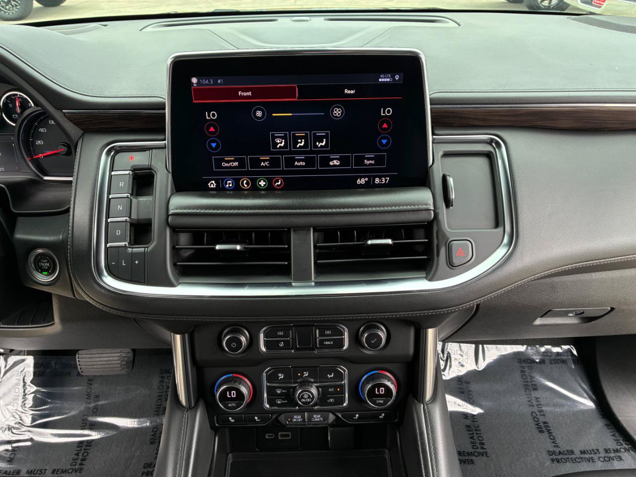Used 2021 Chevrolet Tahoe Z71 w/ Luxury Package AWD/4WD image 21