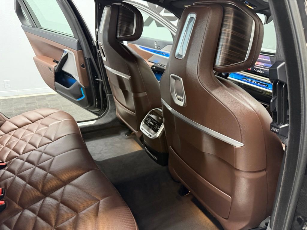 Used 2026 BMW 740i xDrive AWD/4WD image 44