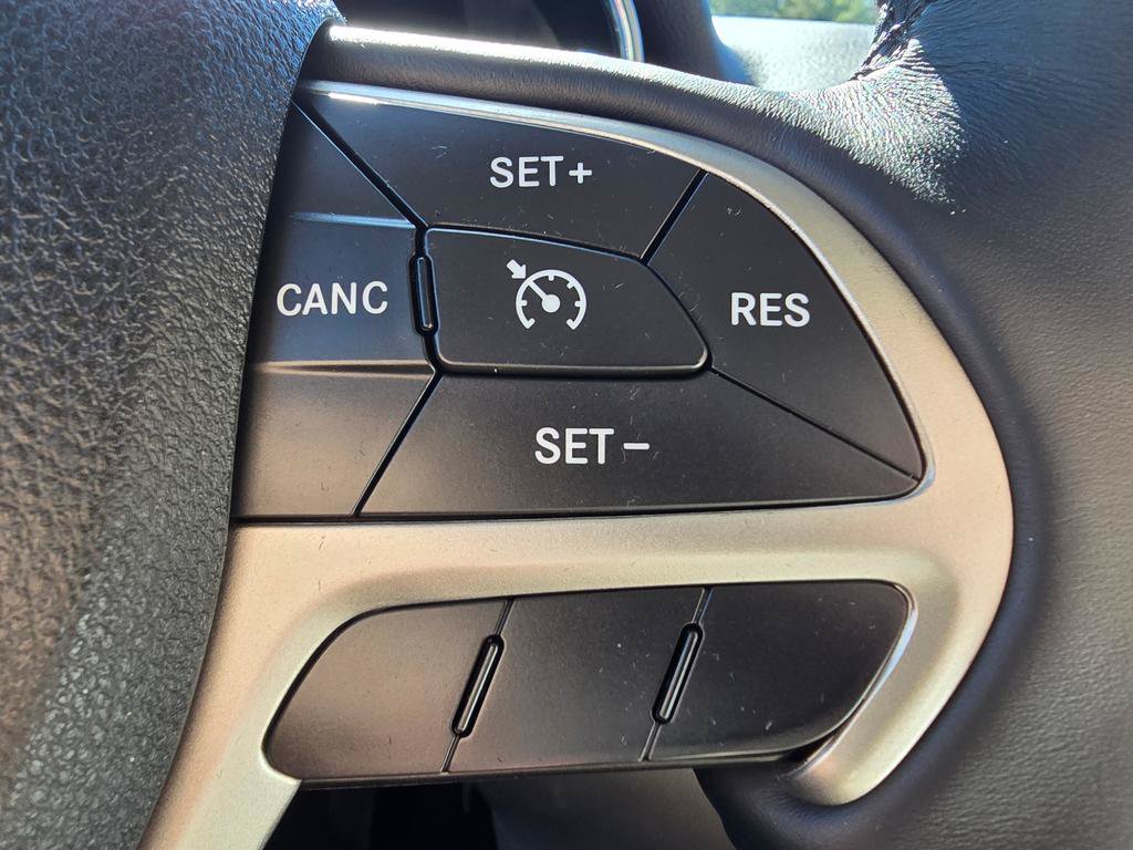 Used 2017 Jeep Grand Cherokee Limited AWD/4WD image 19
