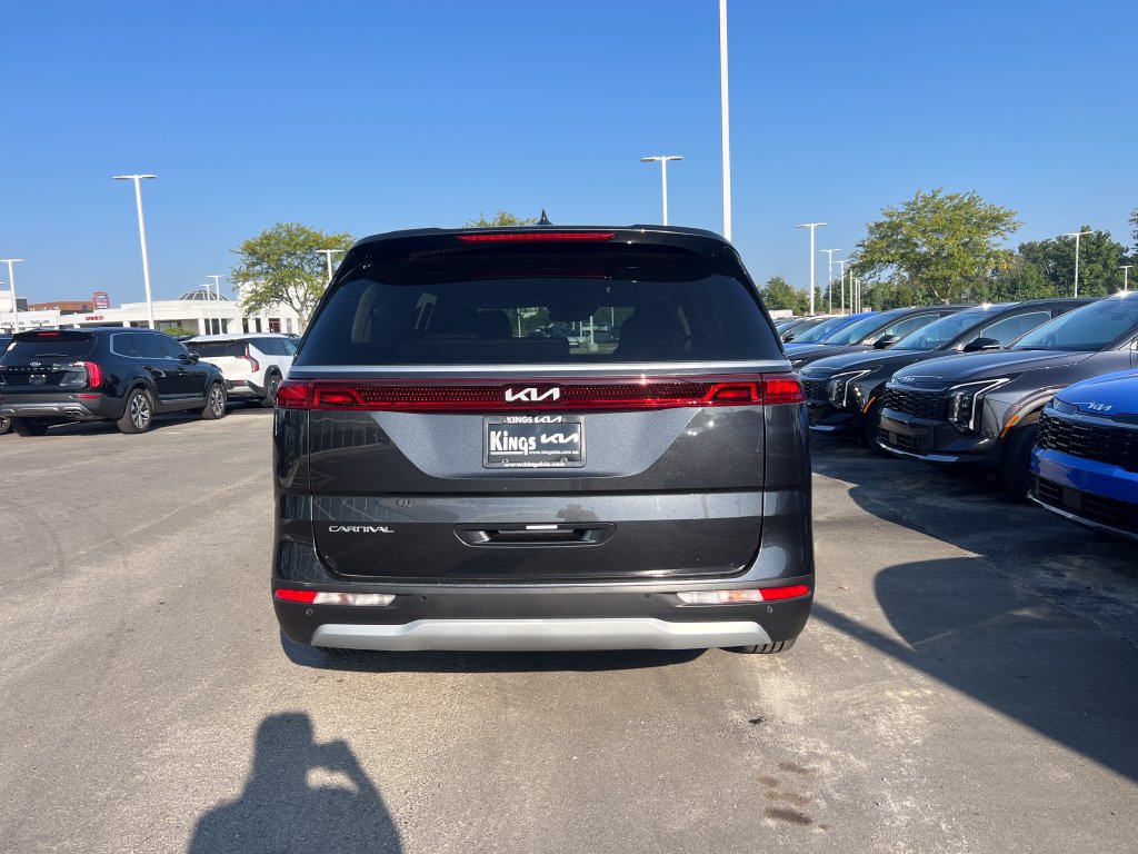 Certified 2024 Kia Carnival EX FWD image 5