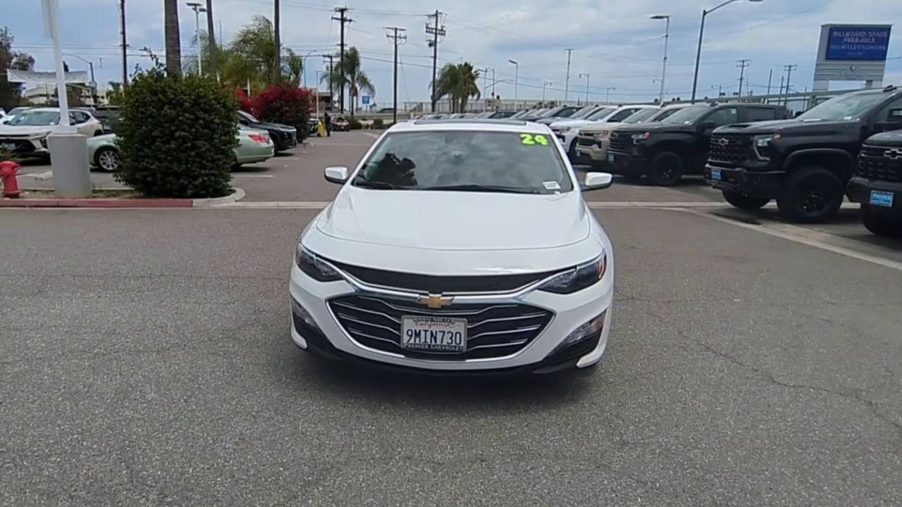 Used 2024 Chevrolet Malibu LT FWD image 3