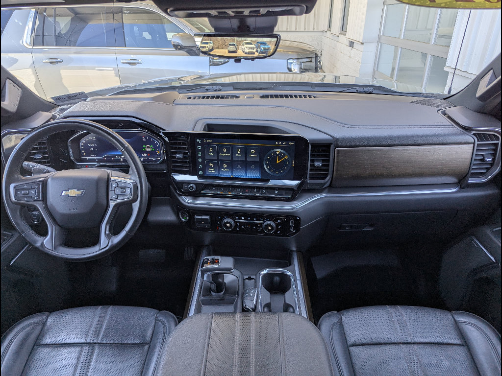 Used 2024 Chevrolet Silverado 1500 High Country w/ Technology Package AWD/4WD image 24