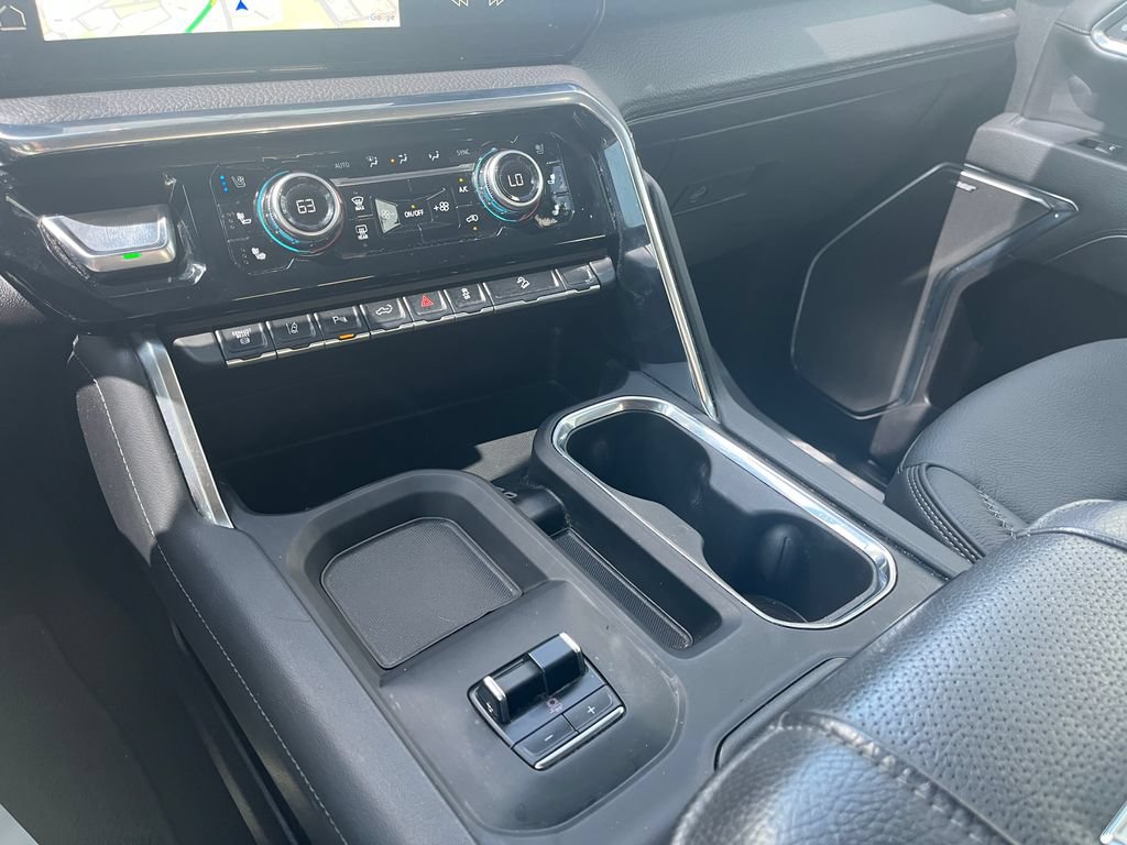 Used 2024 GMC Sierra 2500 Denali w/ Denali Reserve Package AWD/4WD image 23