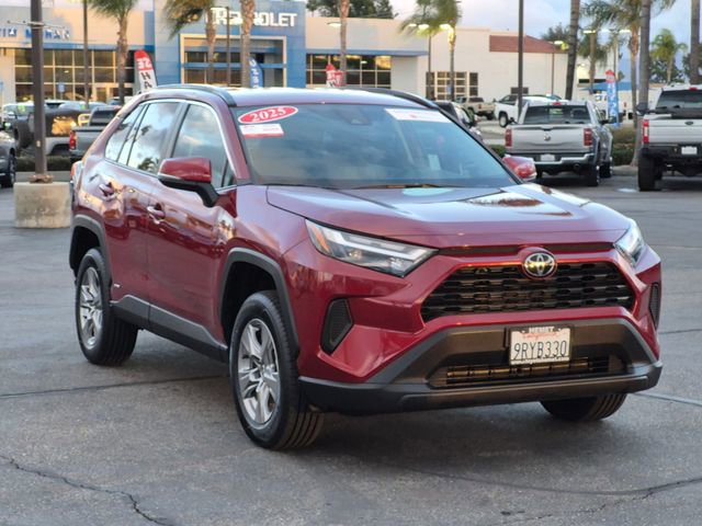 Used 2025 Toyota RAV4 XLE image 3