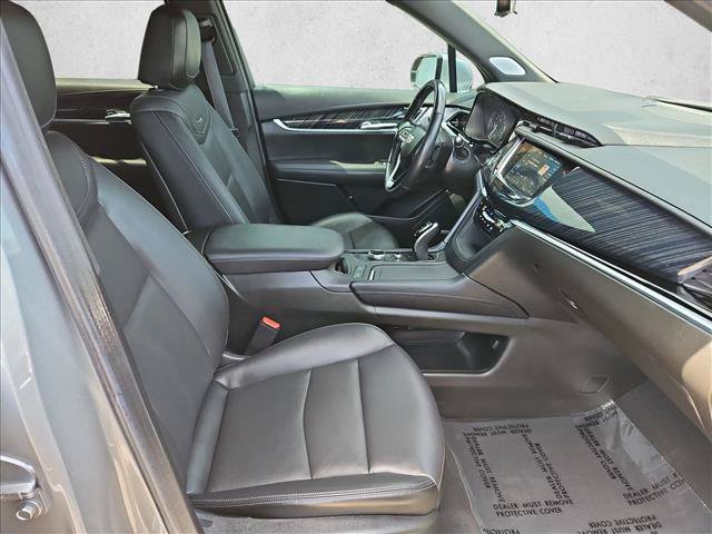 Used 2024 Cadillac XT6 Premium Luxury w/ Technology Package FWD image 27