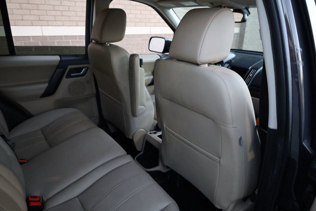 Used 2012 Land Rover LR2 HSE image 22
