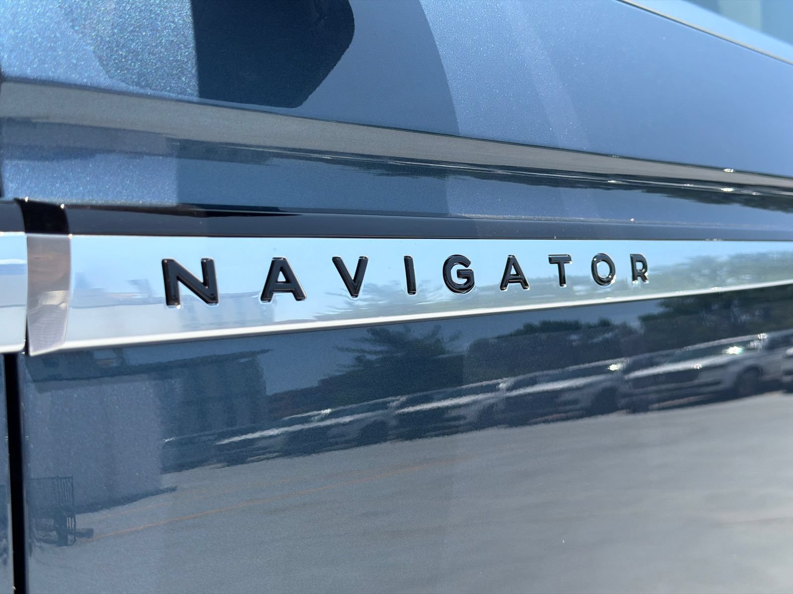 New 2027 Lincoln Navigator Reserve AWD/4WD image 16
