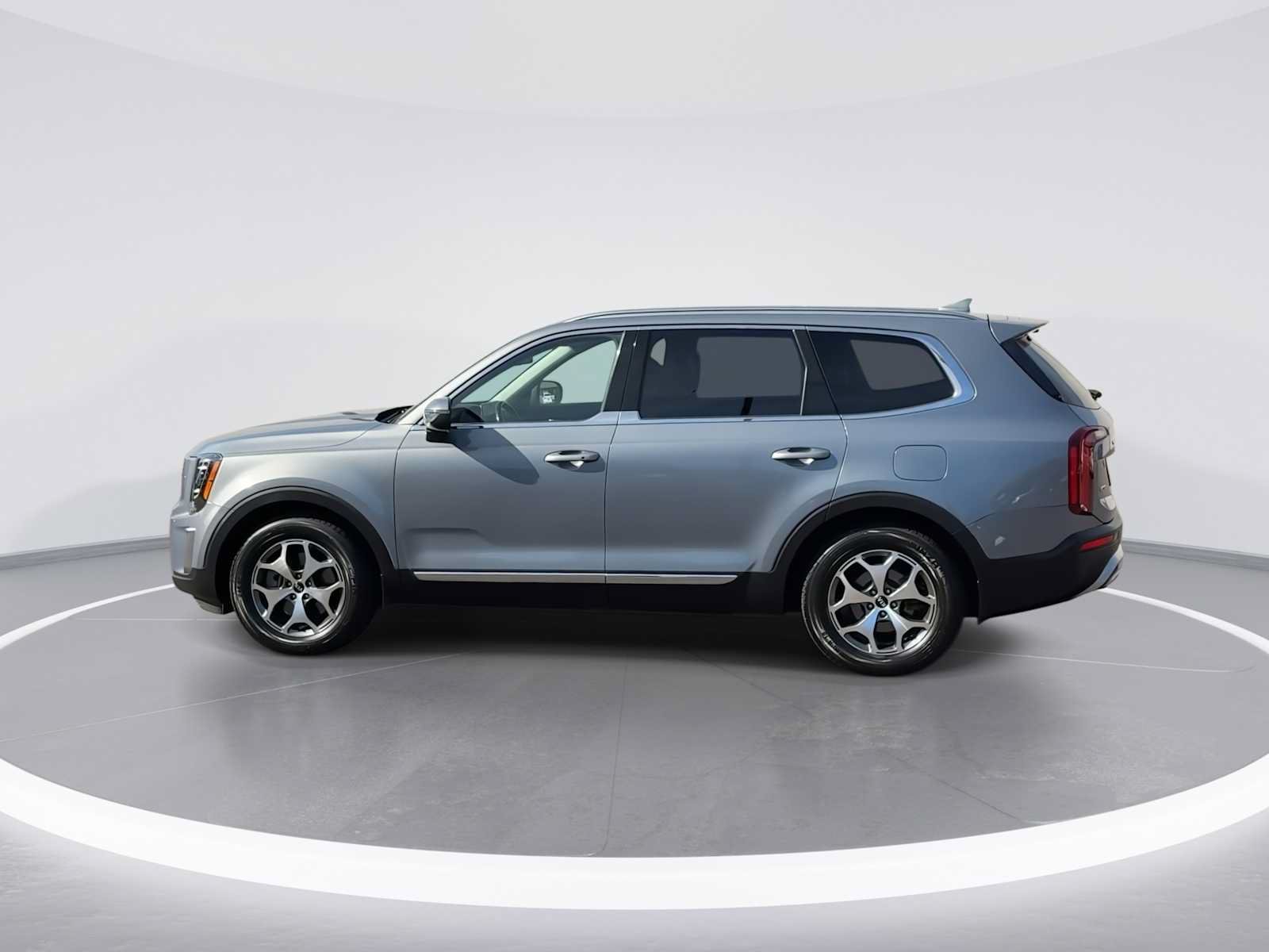 Used 2020 Kia Telluride EX AWD/4WD image 5