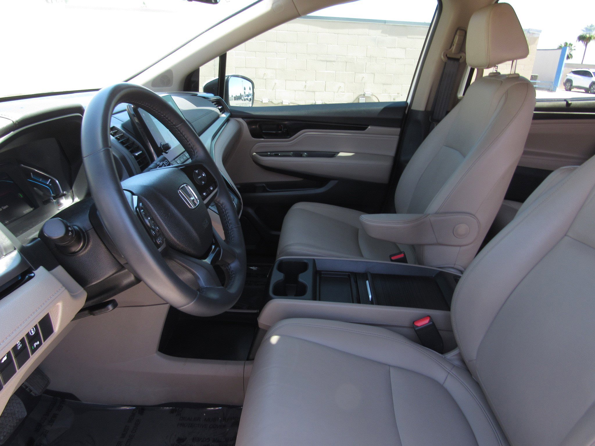Used 2023 Honda Odyssey Touring image 17