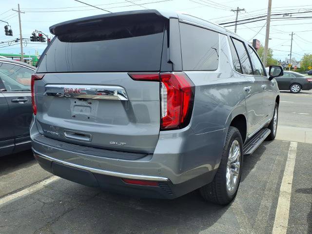 Used 2023 GMC Yukon SLT w/ SLT Premium Package AWD/4WD image 4