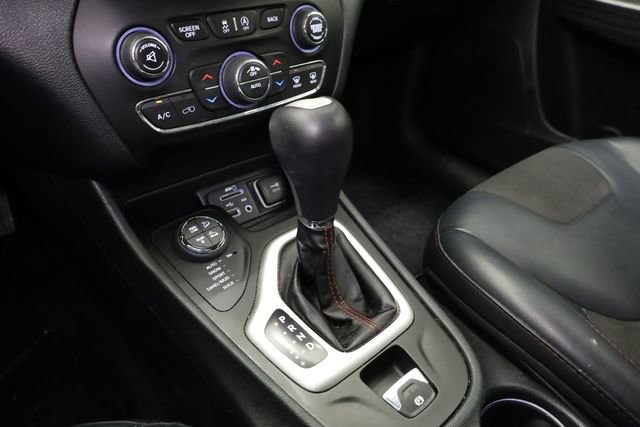 Used 2016 Jeep Cherokee Trailhawk w/ Comfort/Convenience Group image 27