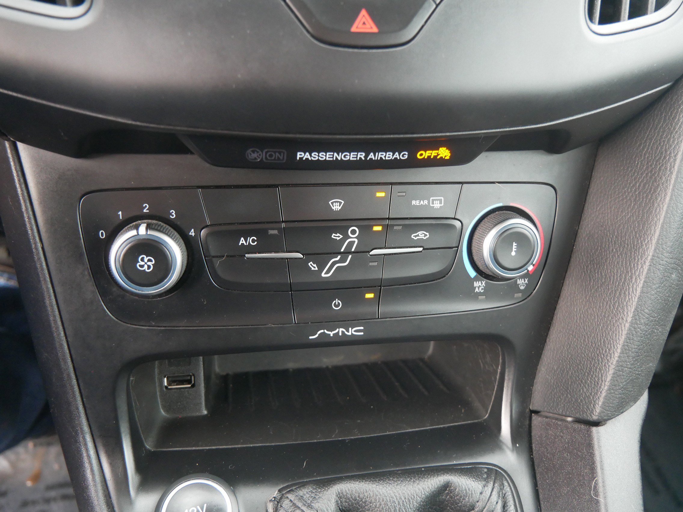 Used 2015 Ford Focus SE image 23