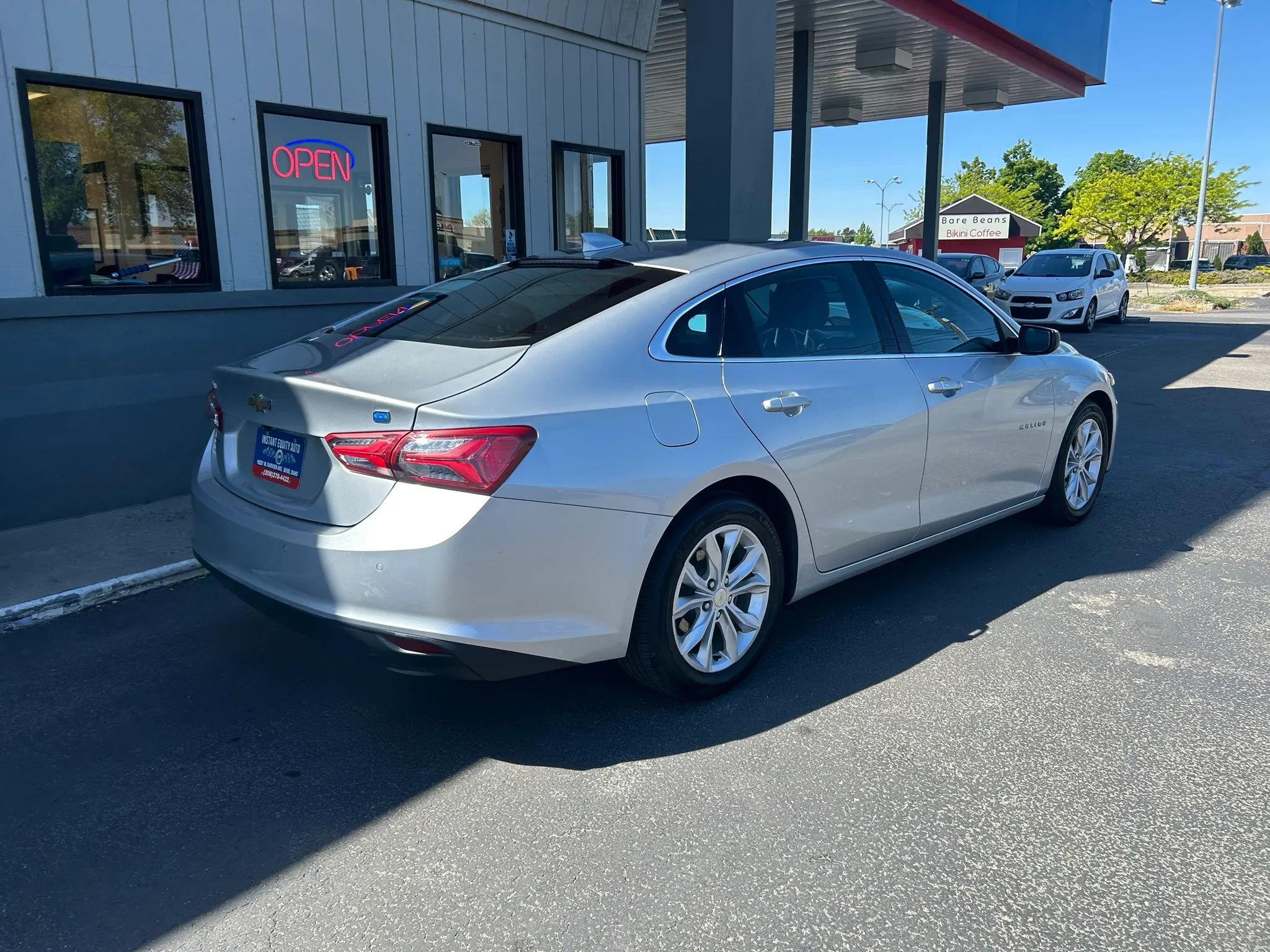 Used 2019 Chevrolet Malibu Hybrid w/ Leather Package FWD image 28