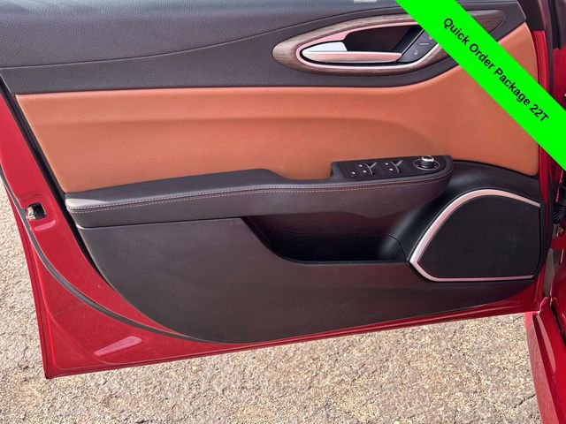 Used 2017 Alfa Romeo Giulia Ti w/ TI 19" Sport Package image 9