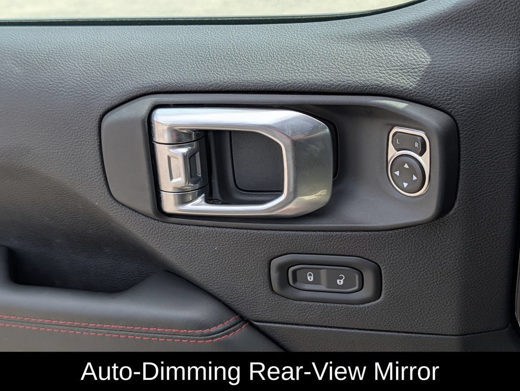 Used 2025 Jeep Gladiator Rubicon AWD/4WD image 24