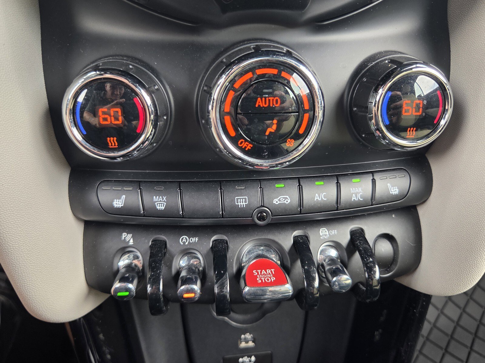 Used 2022 MINI Cooper Convertible w/ Driver Assistance Package FWD image 23