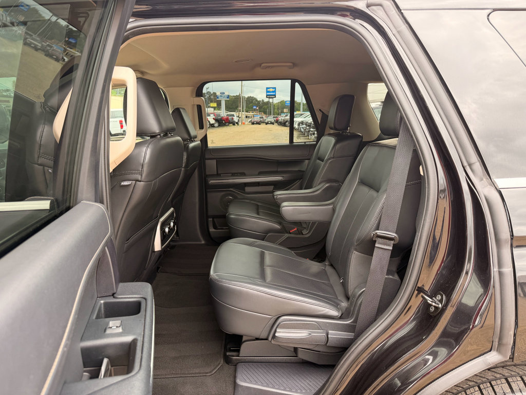 Used 2024 Ford Expedition XLT RWD image 14