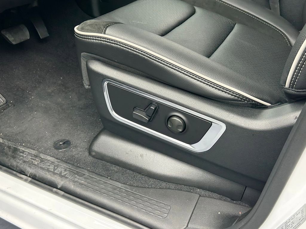 Used 2026 RAM 1500 Laramie w/ Night Edition image 11