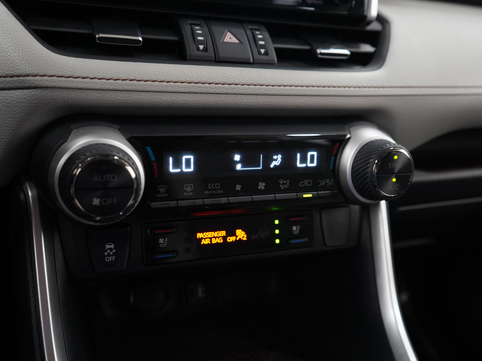 Used 2019 Toyota RAV4 Limited image 22