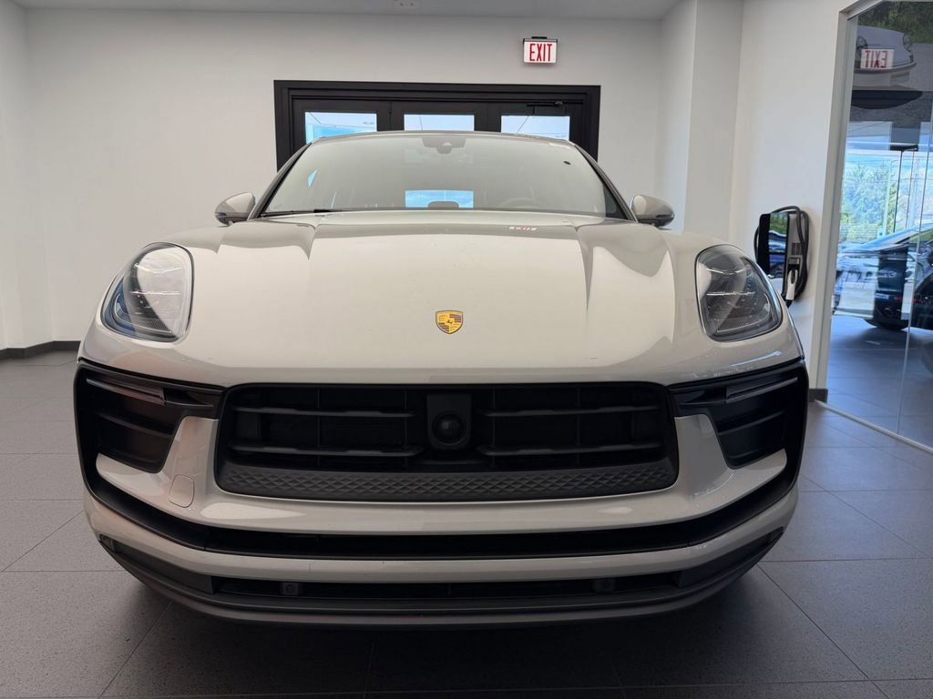 Used 2026 Porsche Macan AWD/4WD image 23