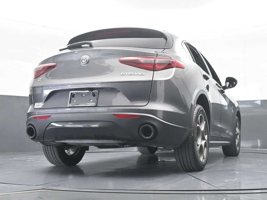Used 2023 Alfa Romeo Stelvio Sprint image 62