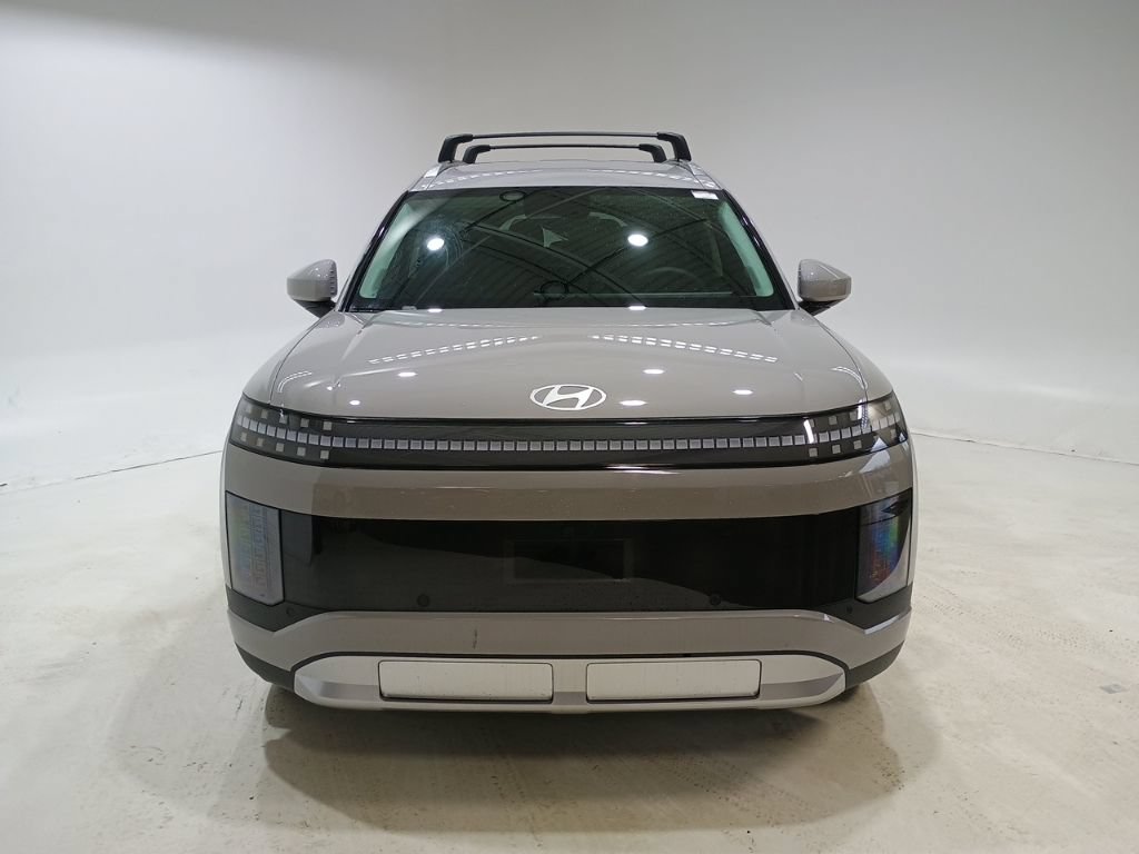 New 2026 Hyundai Ioniq 9 SE AWD/4WD image 2