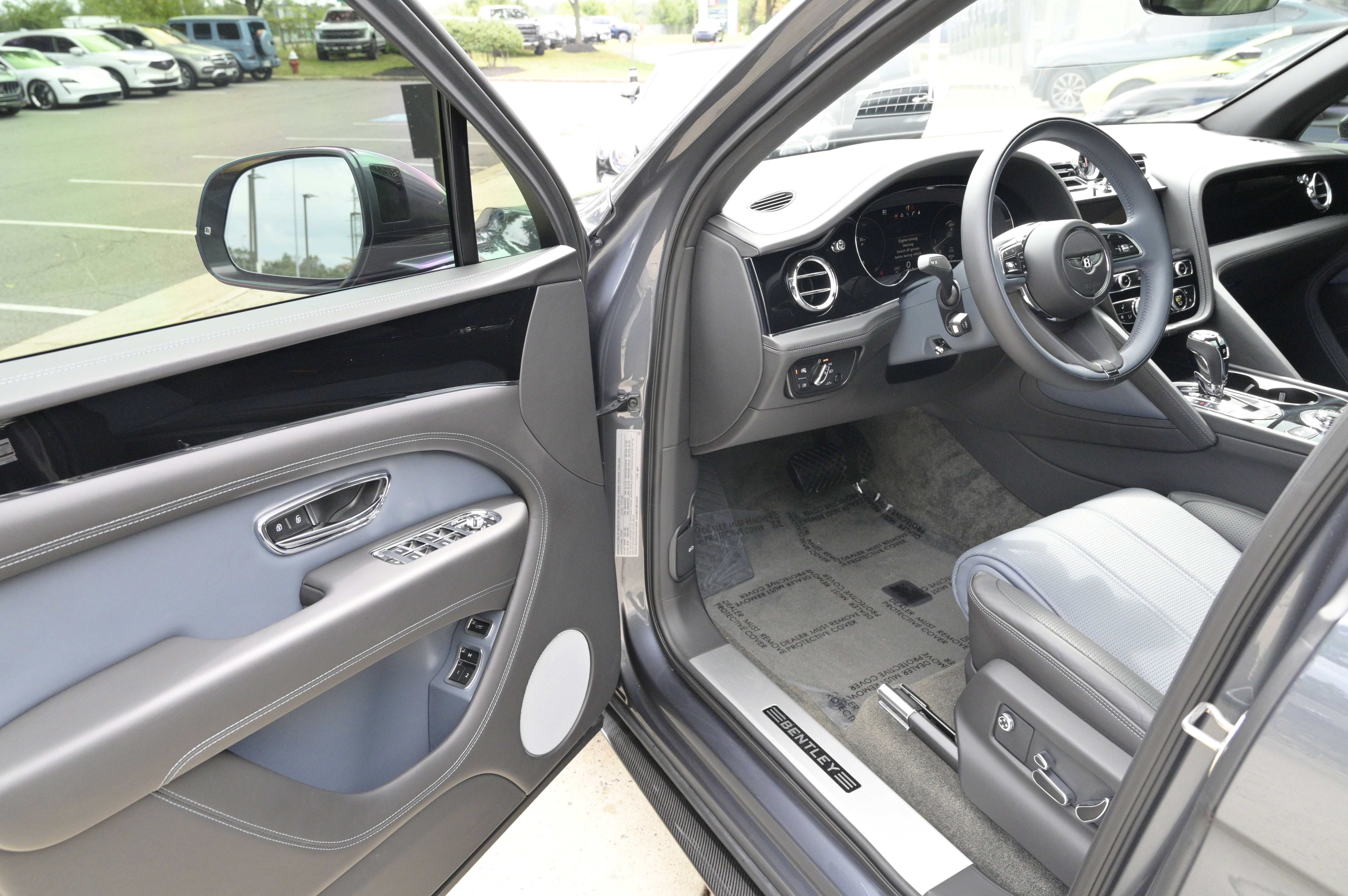 Used 2021 Bentley Bentayga AWD/4WD image 15