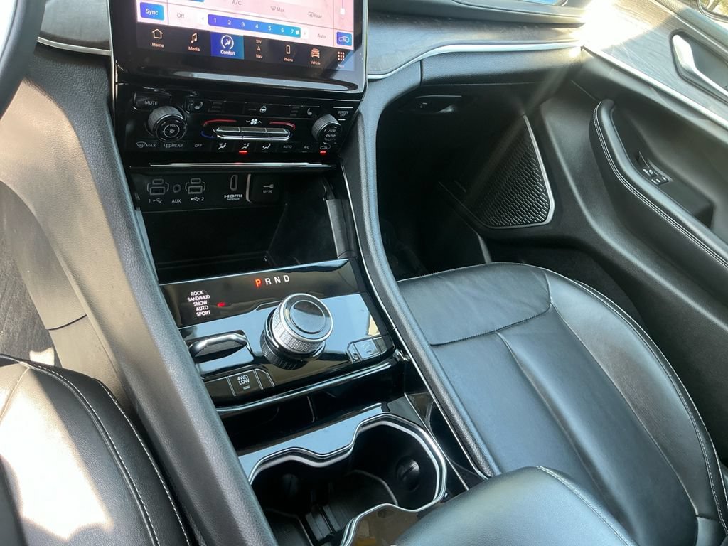 Used 2022 Jeep Grand Cherokee Limited 4xe AWD/4WD image 12
