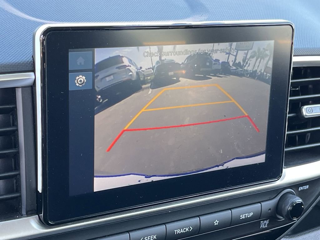 Used 2025 Hyundai Venue SEL FWD image 16