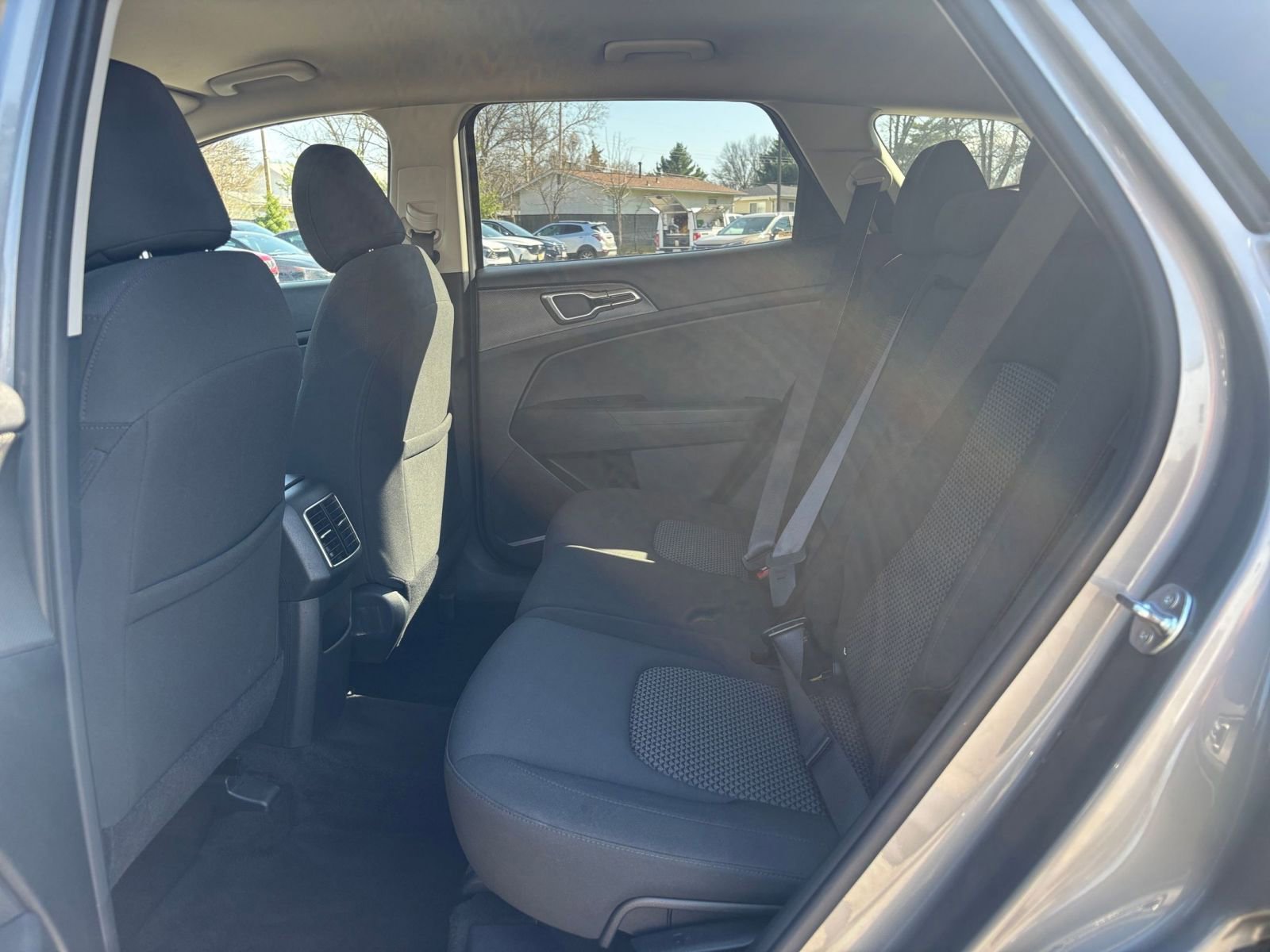 Used 2025 Kia Sportage LX image 23