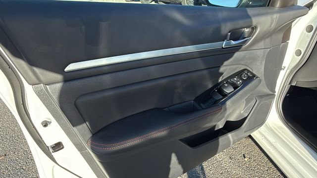 New 2025 Nissan Altima 2.5 SR image 19