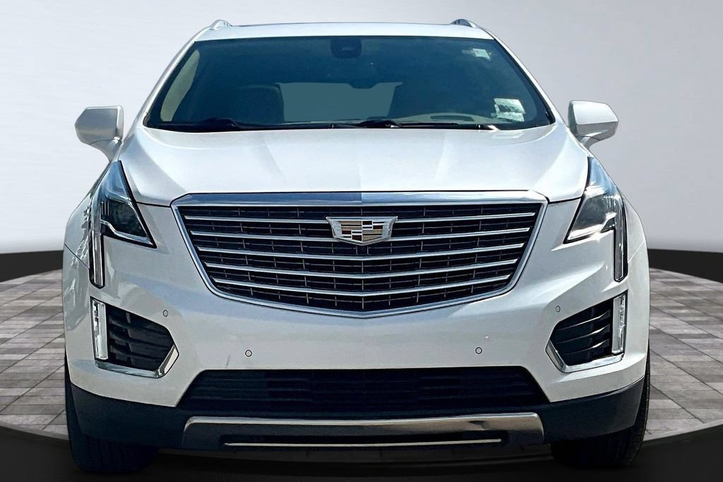 Used 2017 Cadillac XT5 Platinum AWD/4WD image 2