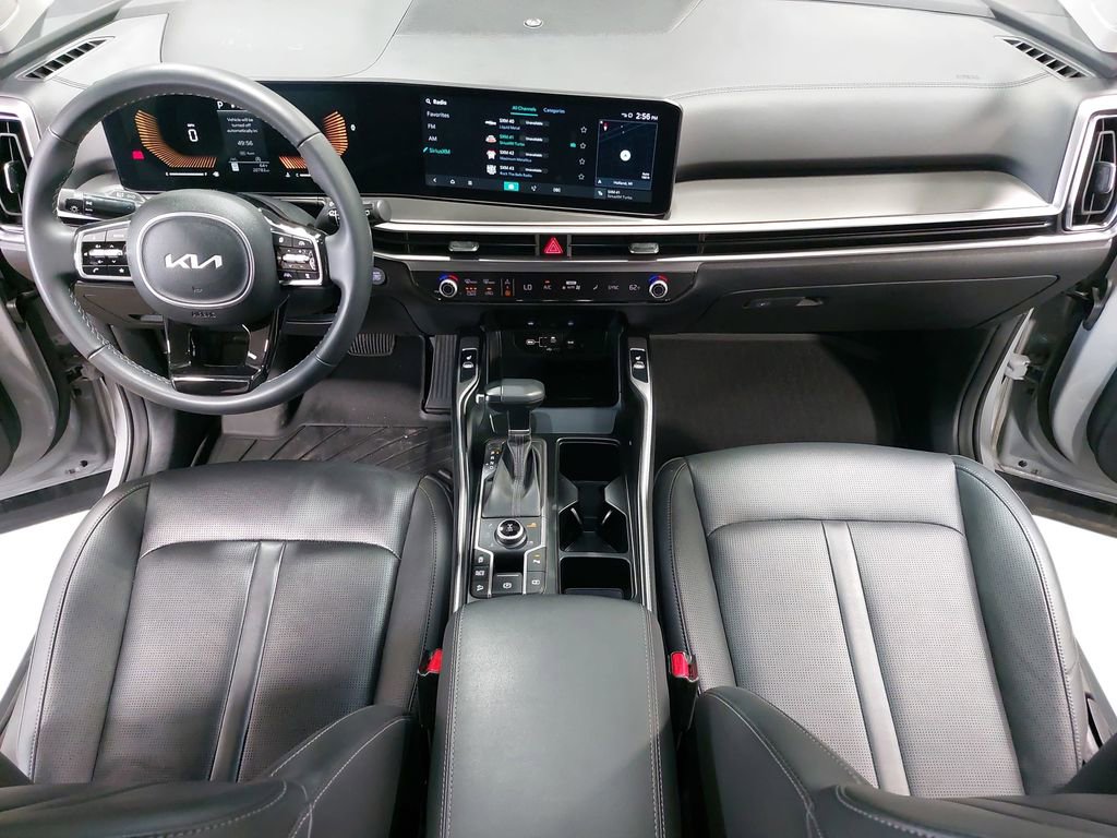 Used 2024 Kia Sorento S w/ Panoramic Sunroof Package image 9